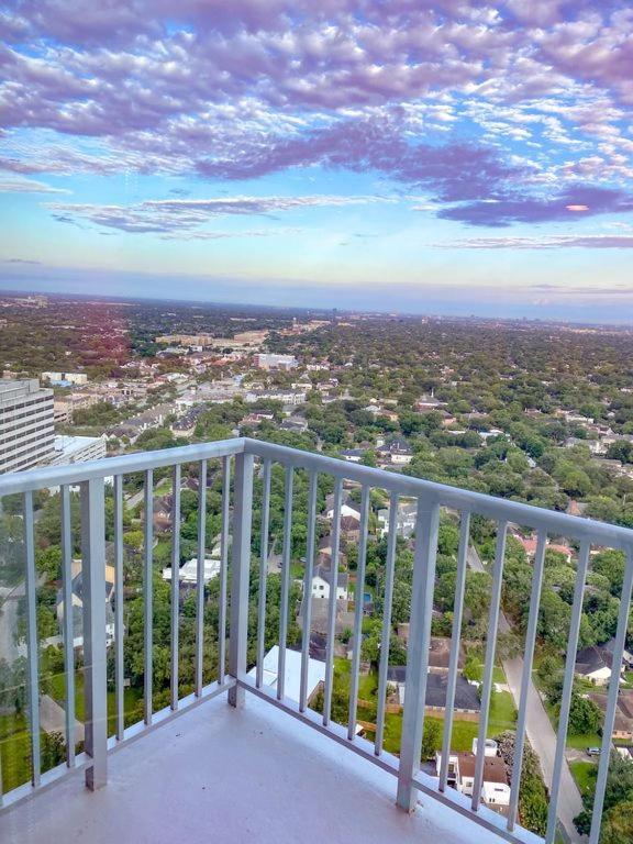 Medcenter Vacation Glasspad Skyline Views, 1 Free Prking Spot, Sleeps 4, Ask For Rental Car Option Houston Dış mekan fotoğraf