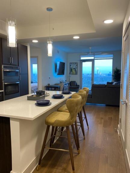 Medcenter Vacation Glasspad Skyline Views, 1 Free Prking Spot, Sleeps 4, Ask For Rental Car Option Houston Dış mekan fotoğraf