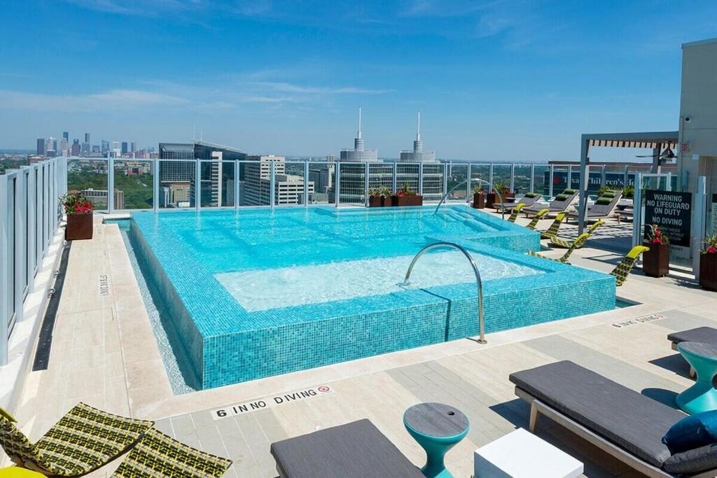 Medcenter Vacation Glasspad Skyline Views, 1 Free Prking Spot, Sleeps 4, Ask For Rental Car Option Houston Dış mekan fotoğraf